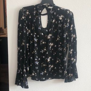 American Eagle Key Hole Long Sleeve